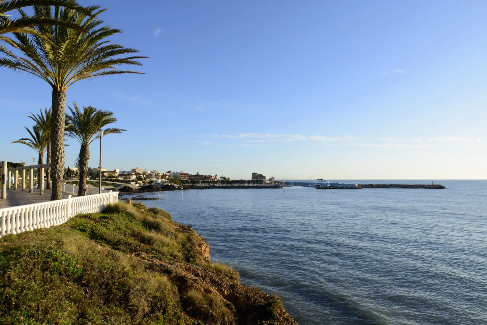 TORRE-DE-LA-HORADADA-003 Zonas típicas del pilar de la horadada