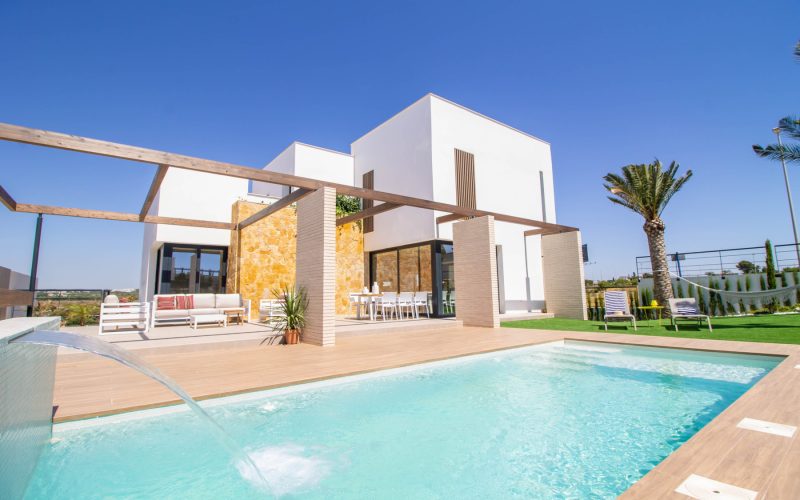 ProdiedadVenta chalet en Dehesa De Campoamor con 4 habitaciones, 4 baños